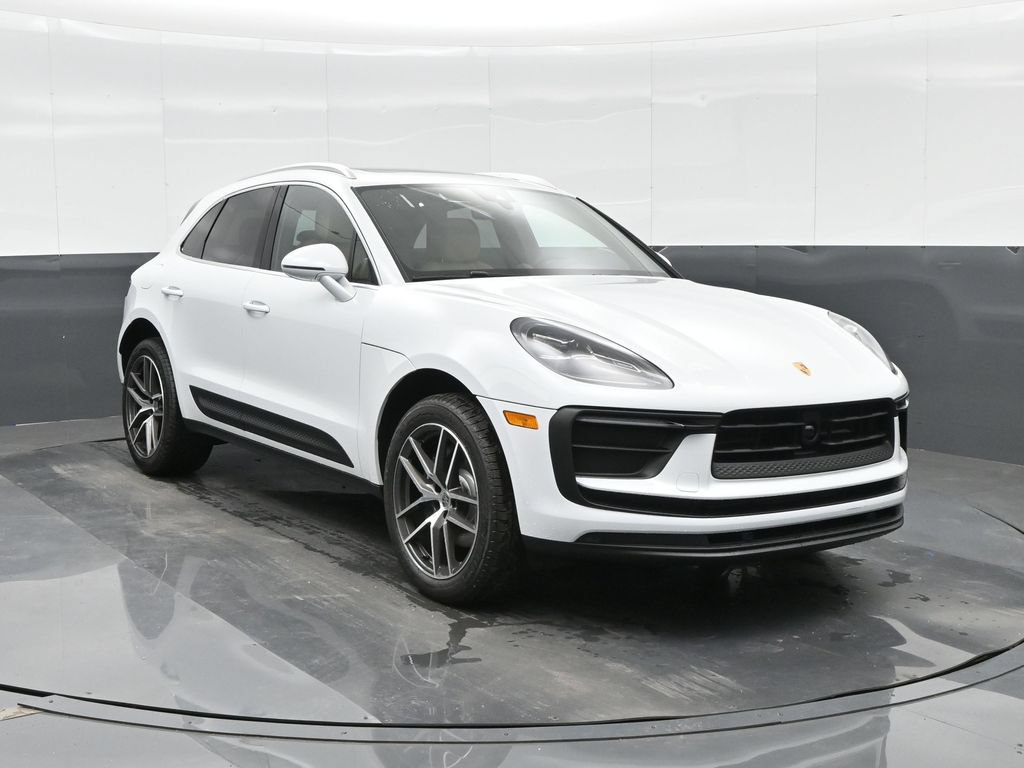 Certified 2026 Porsche Macan AWD/4WD image 11