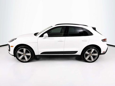 New 2026 Porsche Macan image 2