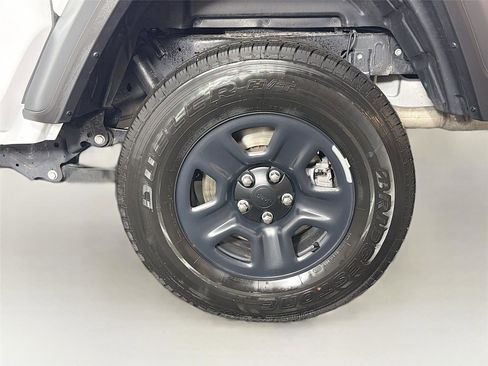 Used 2024 Jeep Gladiator Sport AWD/4WD image 29