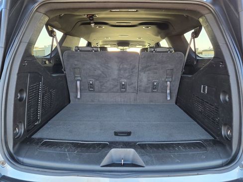 Used 2024 Chevrolet Suburban LT image 14