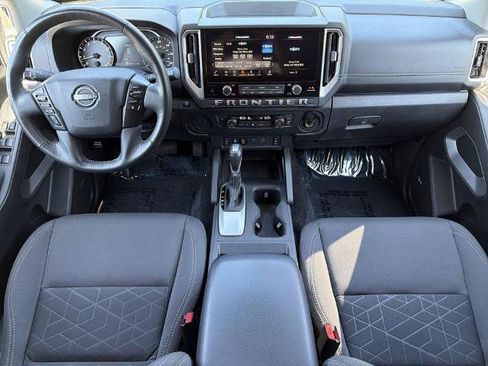 Certified 2025 Nissan Frontier SV w/ SV Convenience Package RWD image 2