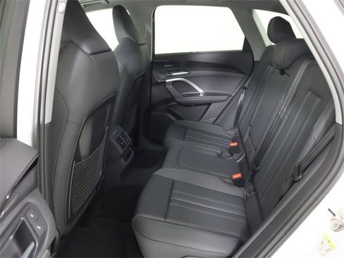 New 2025 Audi Q5 Prestige image 15