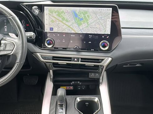 Used 2024 Lexus RX 350 w/ Technology Package image 11