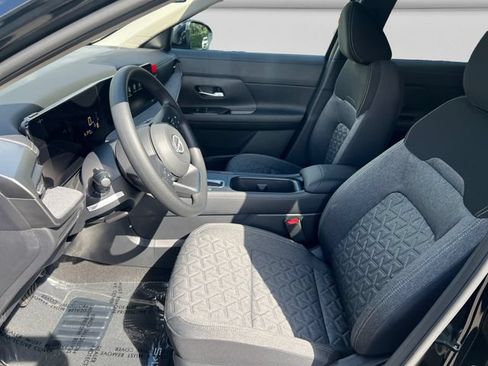 New 2026 Nissan Kicks SV AWD/4WD image 10