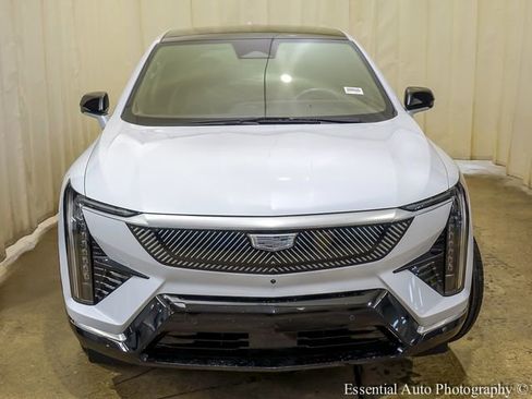New 2026 Cadillac Optiq Luxury 1 w/ LPO, Floor Liner Package AWD/4WD image 5