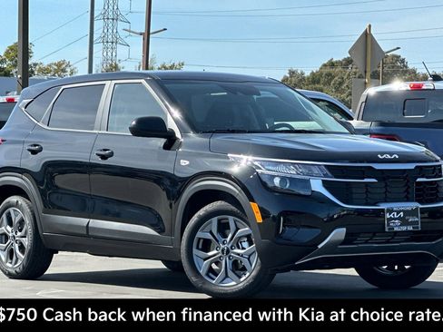 New 2026 Kia Seltos LX image 2