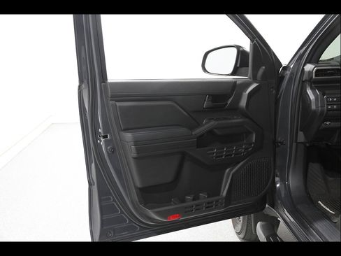 Used 2024 Toyota Tacoma SR AWD/4WD image 4