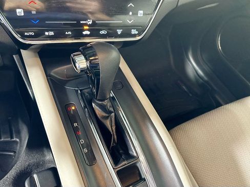 Used 2017 Honda HR-V EX image 17