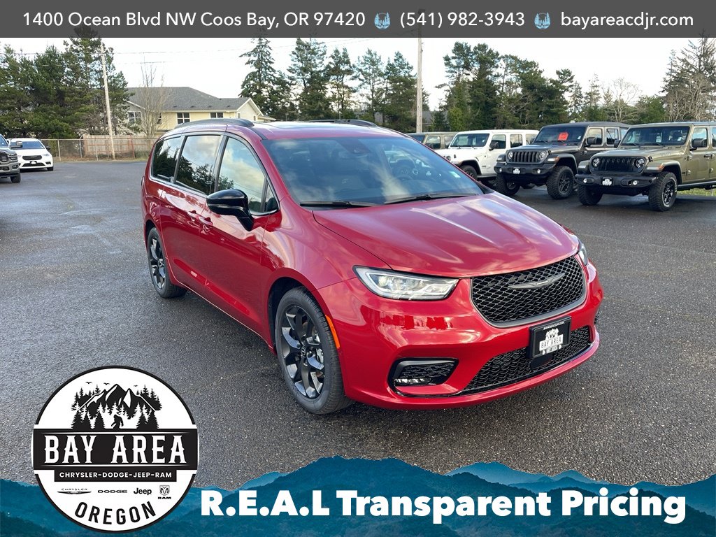 New 2026 Chrysler Pacifica Select w/ S Appearance Package FWD image 3