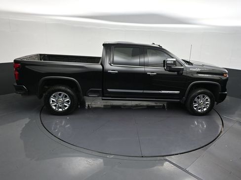 Used 2024 Chevrolet Silverado 2500 High Country w/ High Country Premium Package AWD/4WD image 22