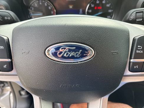 Used 2021 Ford Explorer XLT image 26