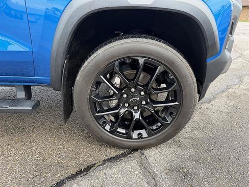 Used 2023 Chevrolet Colorado Trail Boss w/ Advanced Trailering Package AWD/4WD image 11