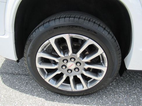 Used 2023 GMC Acadia Denali AWD/4WD image 8