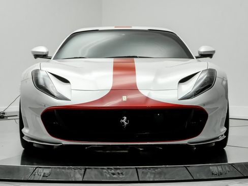 Used 2022 Ferrari 812 GTS RWD image 3