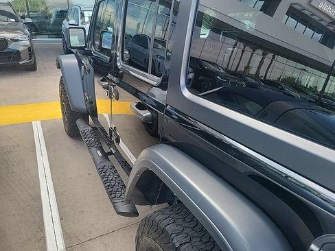 Used 2023 Jeep Wrangler Unlimited Rubicon w/ Cold Weather Group AWD/4WD image 4