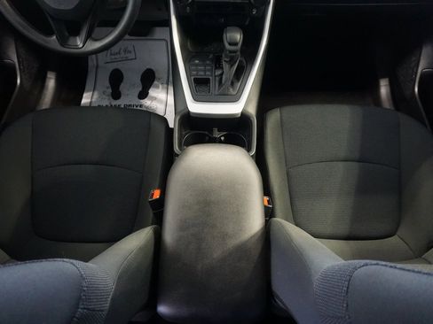 Certified 2025 Toyota RAV4 LE image 28