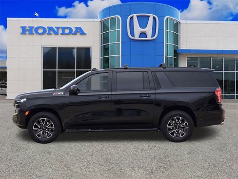 Used 2024 Chevrolet Suburban Z71 w/ Off-Road Capability Package image 6