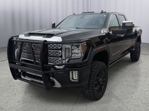 Used 2023 GMC Sierra 2500 Denali w/ Denali Black Diamond Edition AWD/4WD image 8