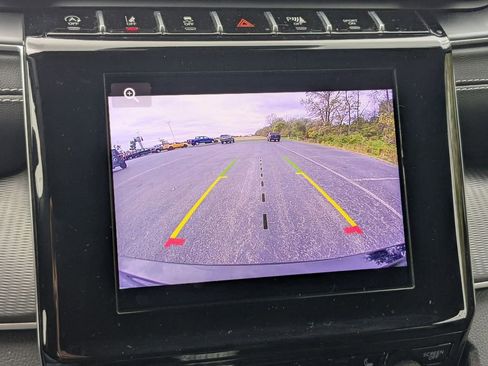 Used 2024 Jeep Grand Cherokee L Laredo image 12