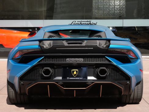 Used 2024 Lamborghini Huracan Tecnica image 4