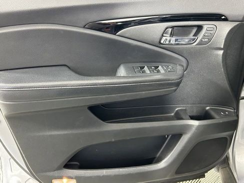 Used 2016 Honda Pilot Elite image 24