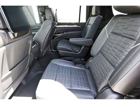 New 2026 Cadillac Escalade ESV Platinum Sport w/ LPO, ONYX Package image 7