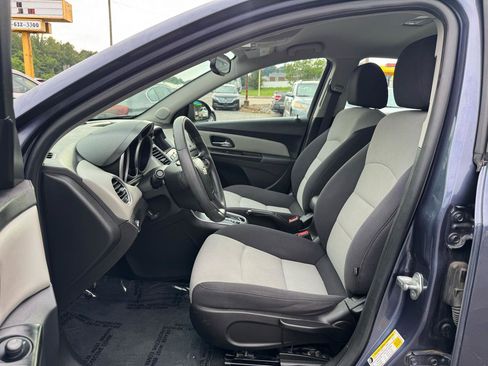Used 2014 Chevrolet Cruze LS FWD image 10