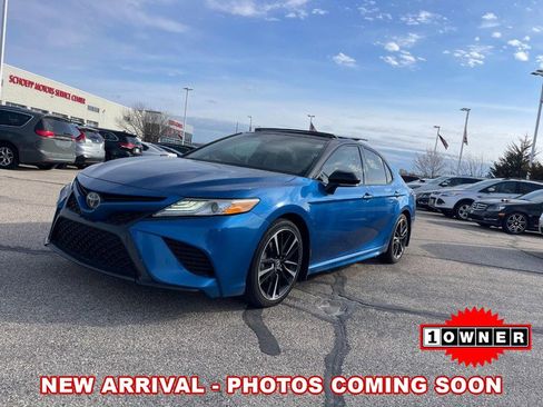 Used 2020 Toyota Camry XSE FWD image 1