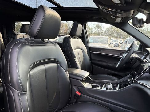 Used 2024 Jeep Grand Cherokee L Limited w/ Luxury Tech Group II image 19