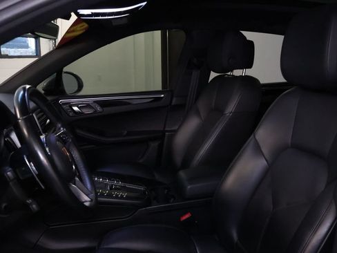 Used 2019 Porsche Macan AWD/4WD image 13