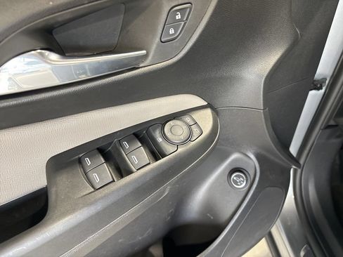 Used 2025 Buick Envista Avenir FWD image 10