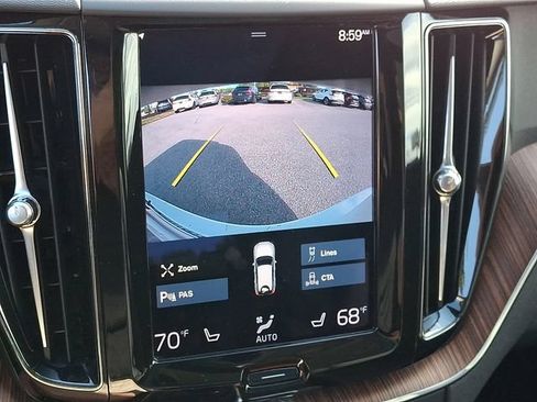 Used 2021 Volvo XC60 T5 Momentum w/ Premium Package AWD/4WD image 20