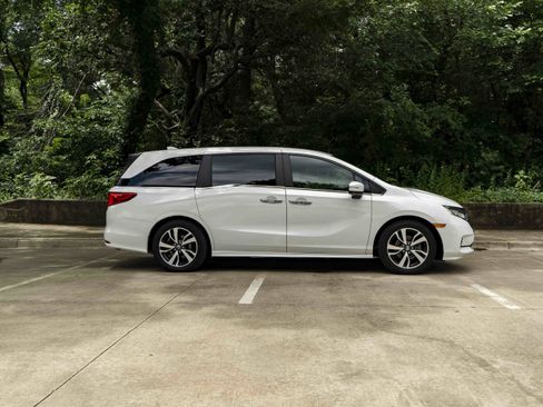 Used 2023 Honda Odyssey Touring image 10