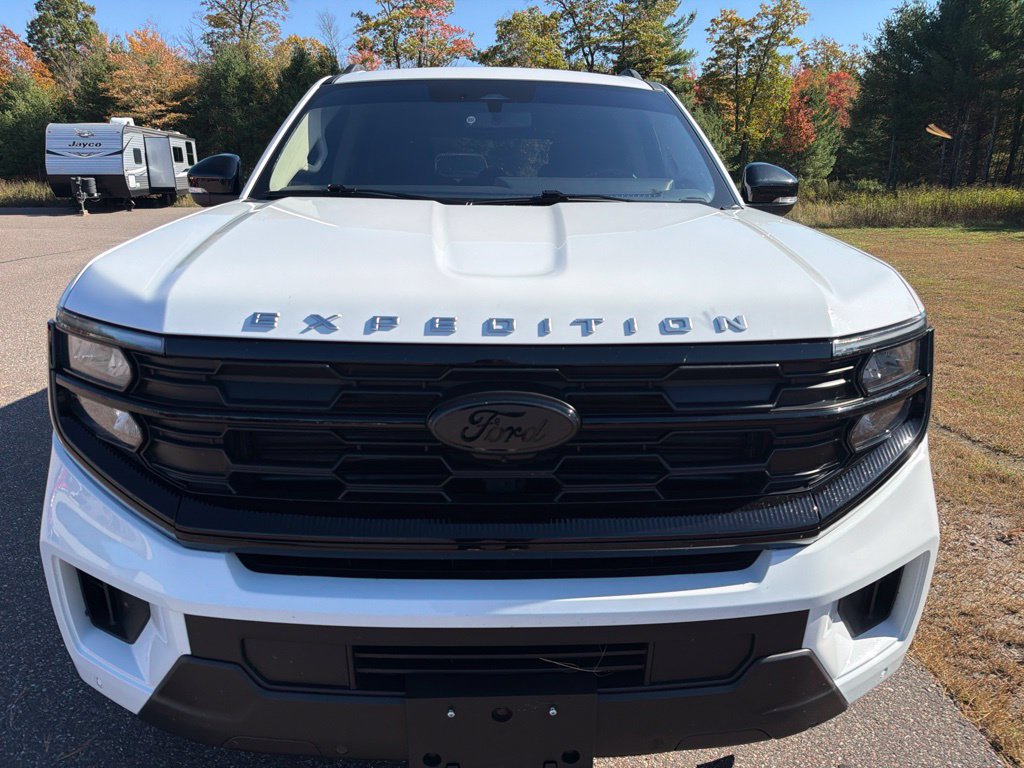 Used 2025 Ford Expedition Active AWD/4WD image 2