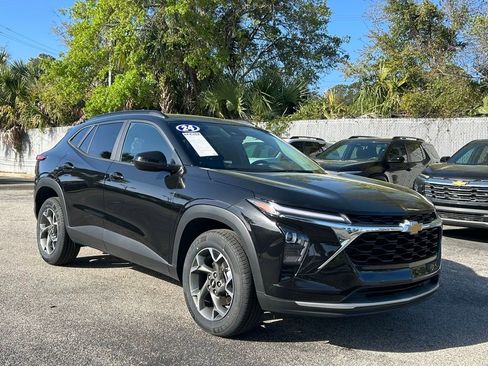 Used 2024 Chevrolet Trax LT image 9