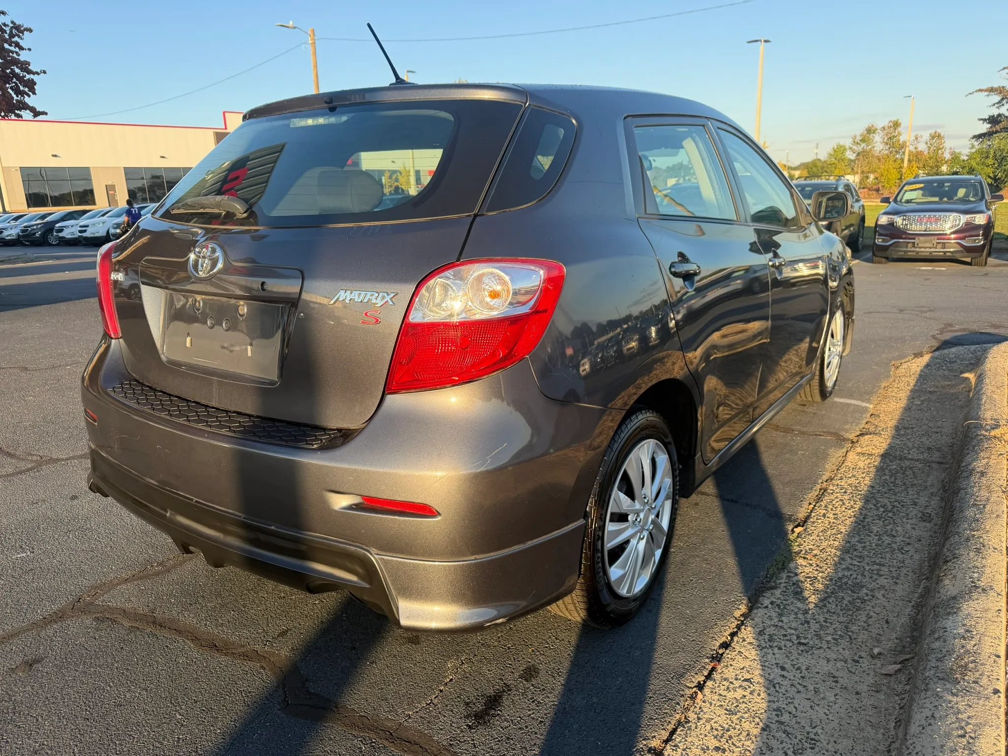 Used 2009 Toyota Matrix S w/ All Weather Guard Pkg FWD image 7
