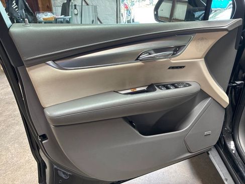 Used 2018 Cadillac XT5 Premium Luxury FWD image 14