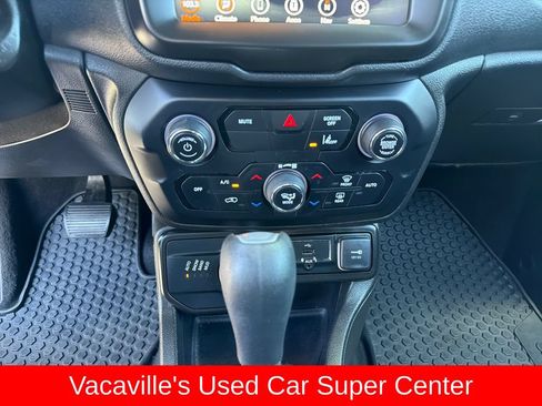 Used 2022 Jeep Renegade Altitude AWD/4WD image 18