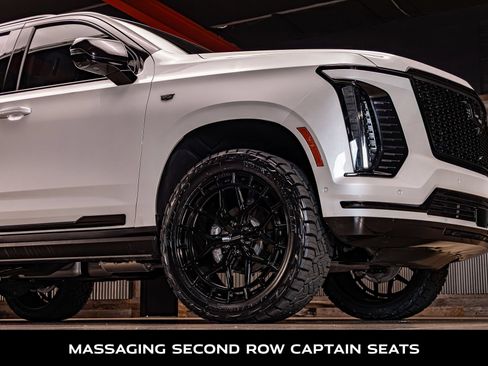 Used 2025 Cadillac Escalade Sport Platinum AWD/4WD image 12