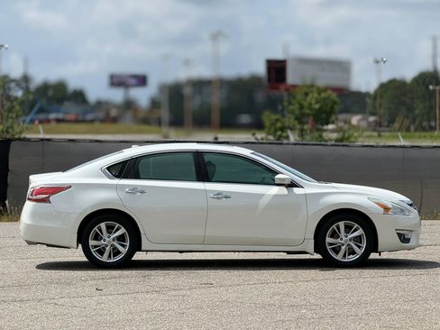 Used 2015 Nissan Altima 2.5 SL w/ Technology Package FWD image 7