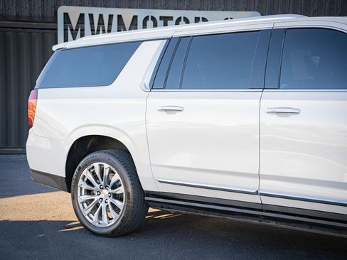 Used 2021 GMC Yukon XL Denali image 6