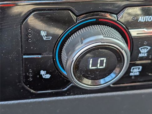 Used 2023 Chevrolet Silverado 1500 LT image 24