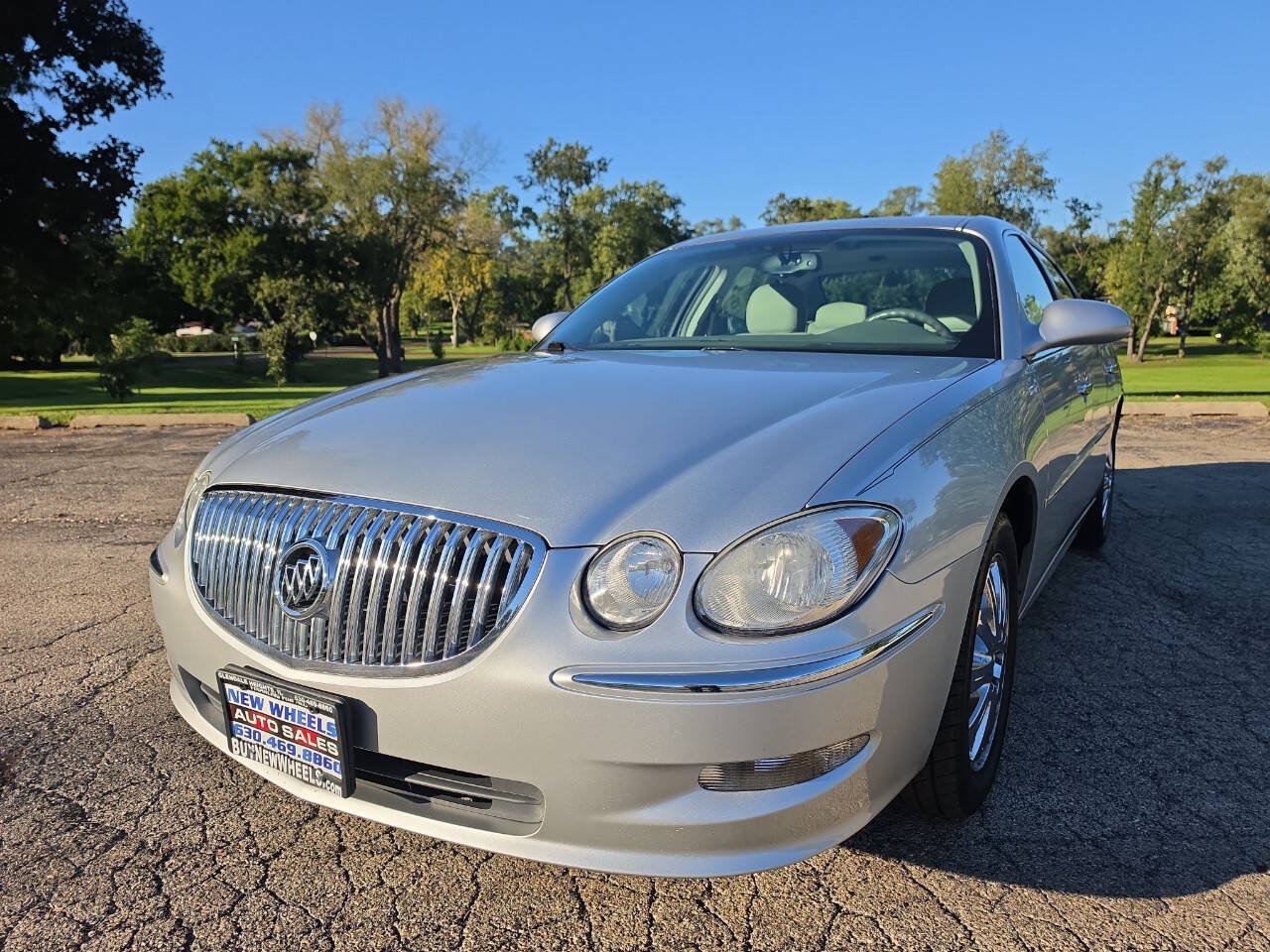 Used 2009 Buick LaCrosse CXL w/ Driver Confidence Package FWD image 1