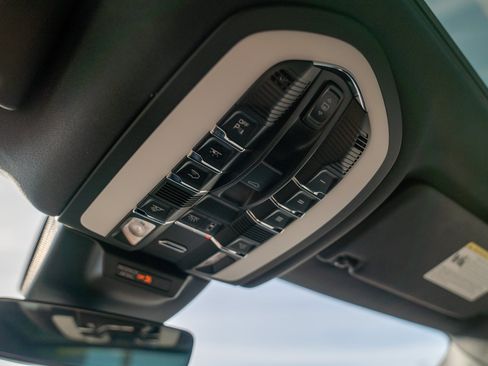 Certified 2026 Porsche Macan AWD/4WD image 20