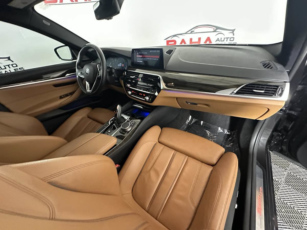 Used 2019 BMW 540i w/ Premium Package RWD image 25