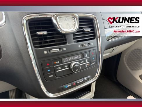 Used 2014 Chrysler Town & Country Touring FWD image 24