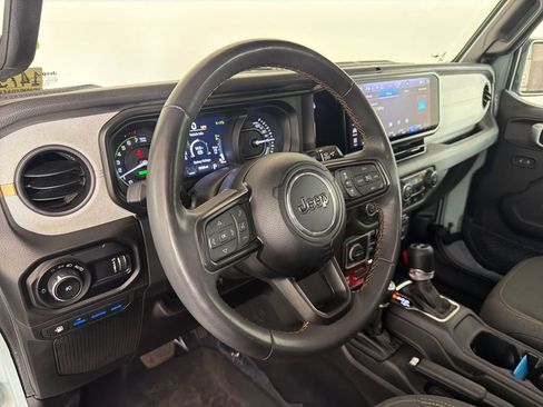 Used 2024 Jeep Wrangler Unlimited AWD/4WD image 13