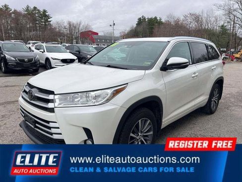 Used 2018 Toyota Highlander XLE AWD/4WD image 3