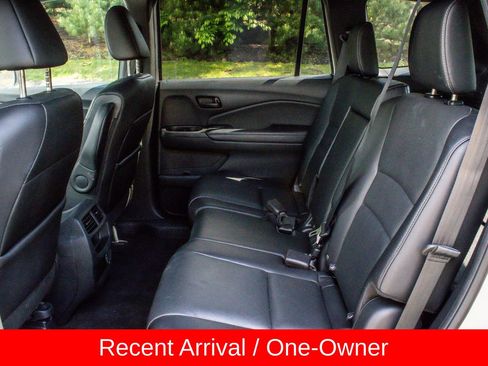 Used 2023 Honda Passport EX-L image 12