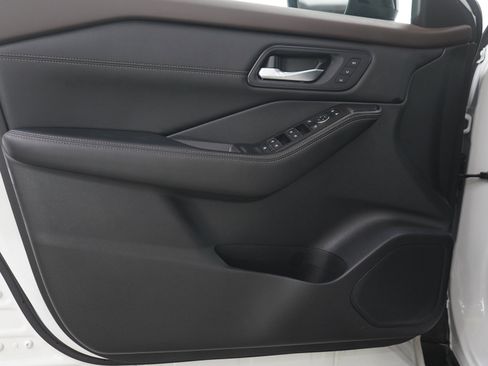 Used 2023 Nissan Rogue SL w/ SL Premium Package AWD/4WD image 19